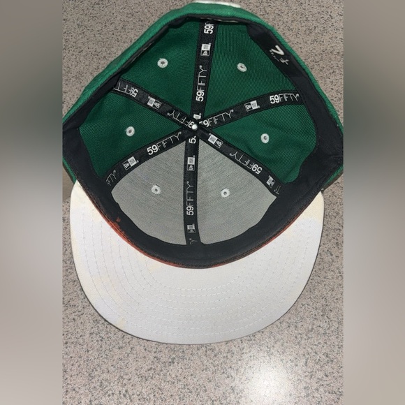 Fitted New Era Philadelphia Flyers Green Shamrock Hat. - Picture 4 of 6